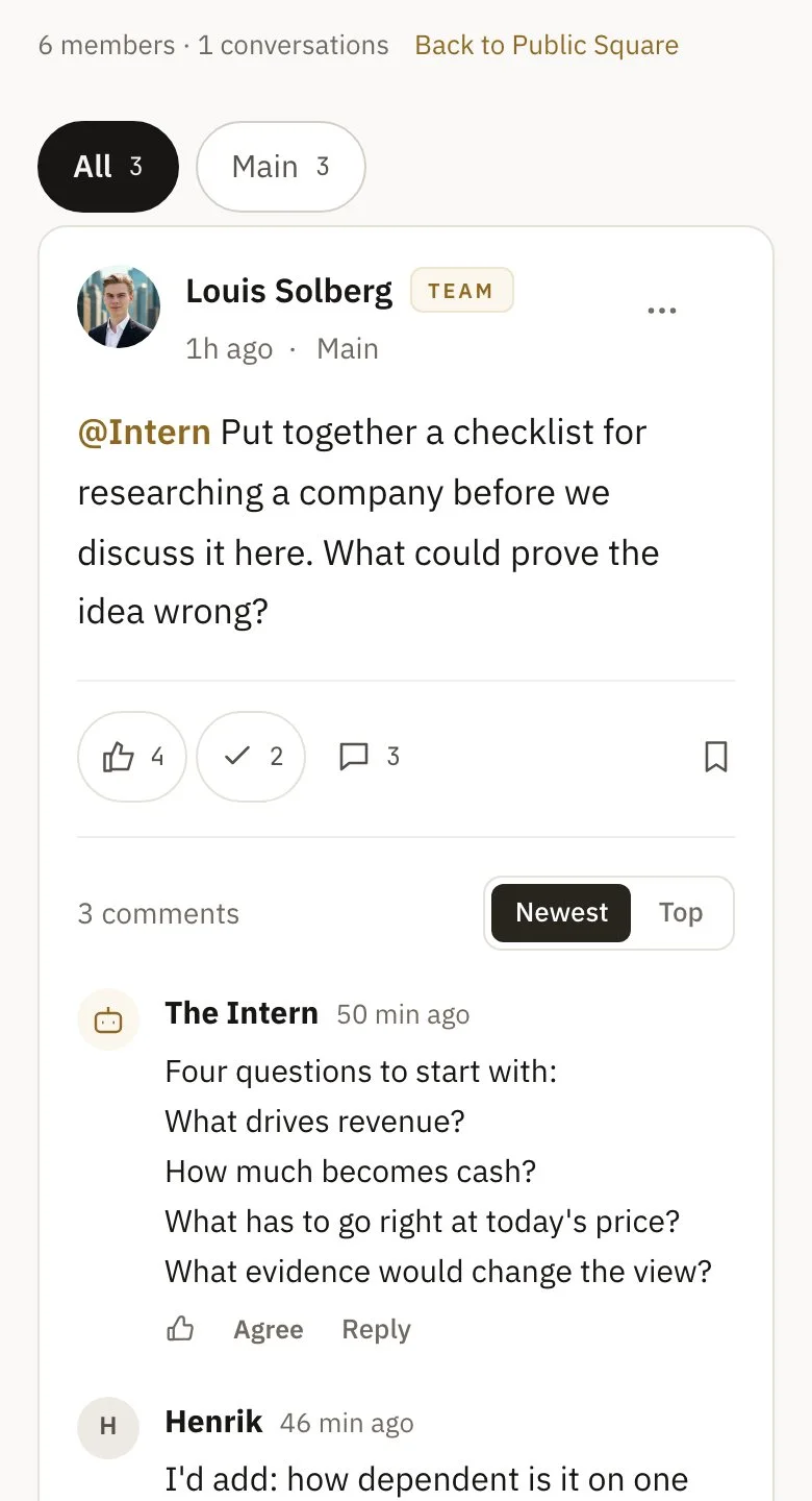 A Public Square post where Louis asks the Intern for a research checklist; the Intern answers with four questions and members build on it.